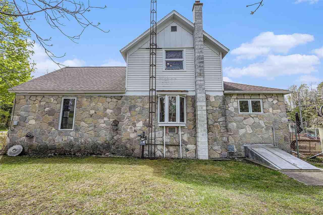 6073 Rocky Beach Avenue Charlevoix MI 49720