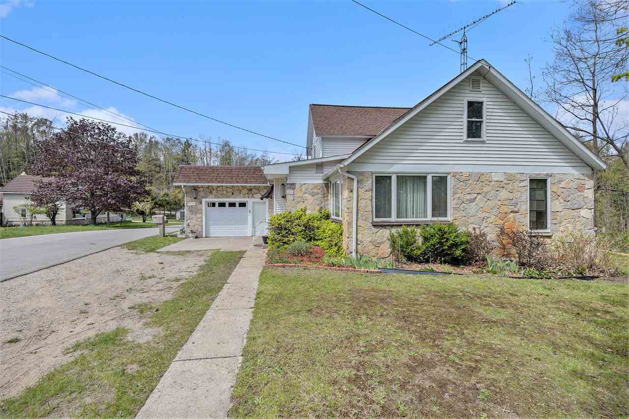 6073 Rocky Beach Avenue Charlevoix MI 49720