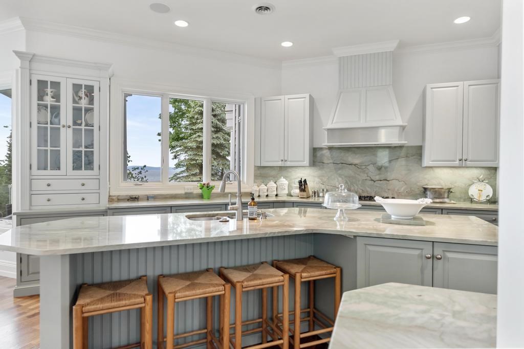 6804 Preserve Drive Bay Harbor MI 49770