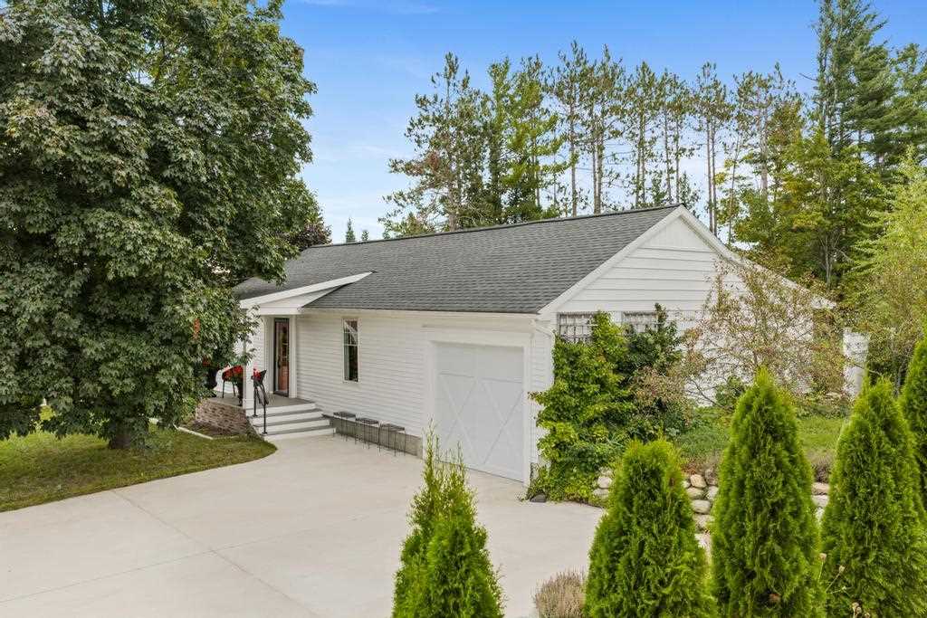 6180 Lansing Street Alanson MI 49706