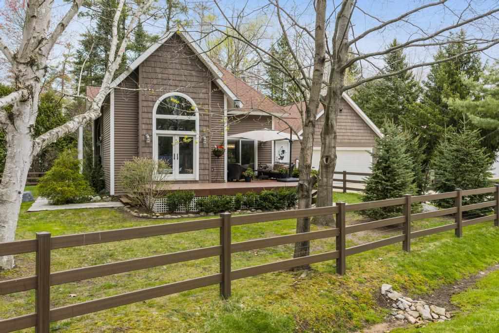 6330 Oakley Avenue Indian River MI 49749
