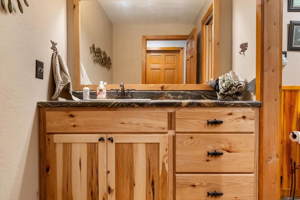 6330 Oakley Avenue Indian River MI 49749
