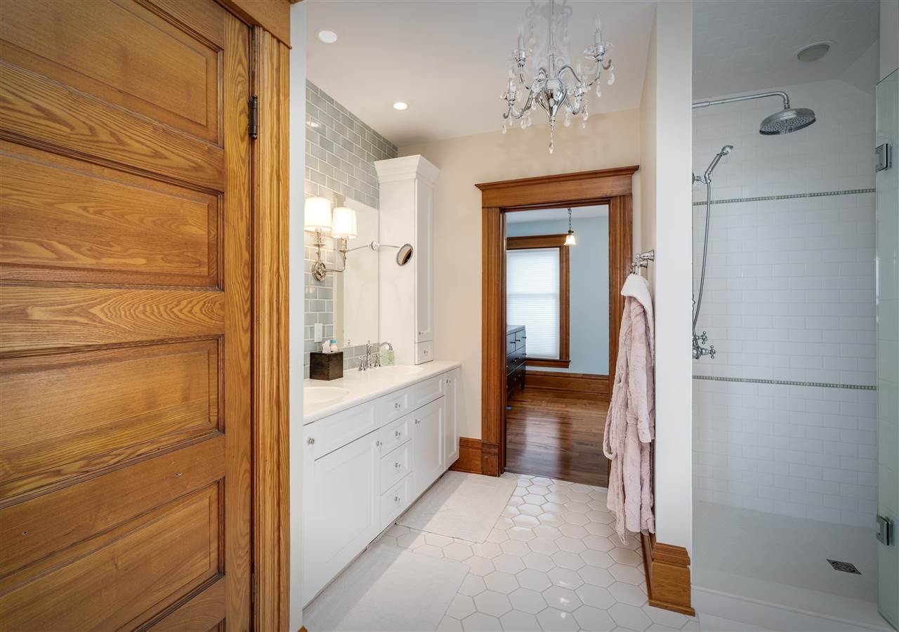 604 Bay Street Petoskey MI 49770