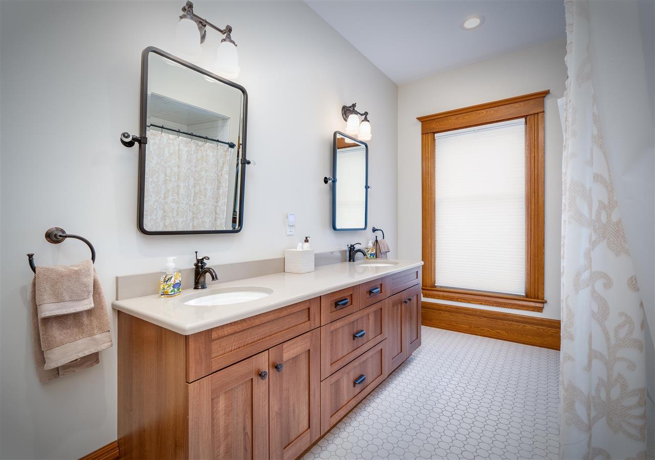 604 Bay Street Petoskey MI 49770