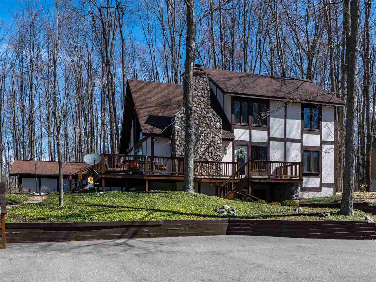222 Royalview Harbor Springs MI 49740