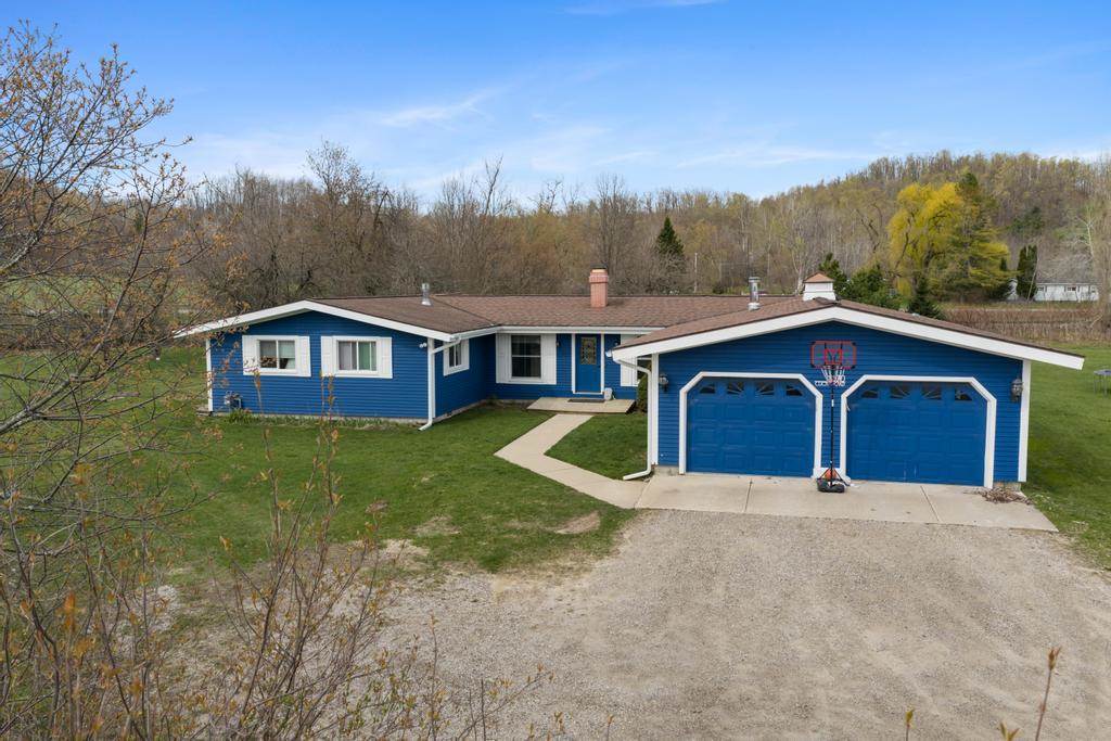 1670 Click Road Petoskey MI 49770