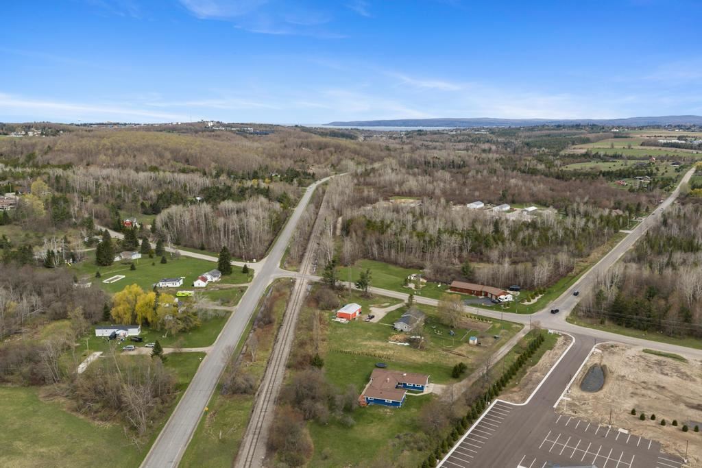 1670 Click Road Petoskey MI 49770