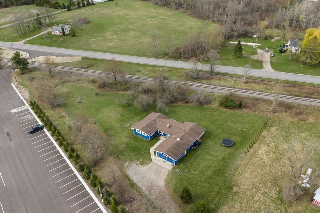 1670 Click Road Petoskey MI 49770