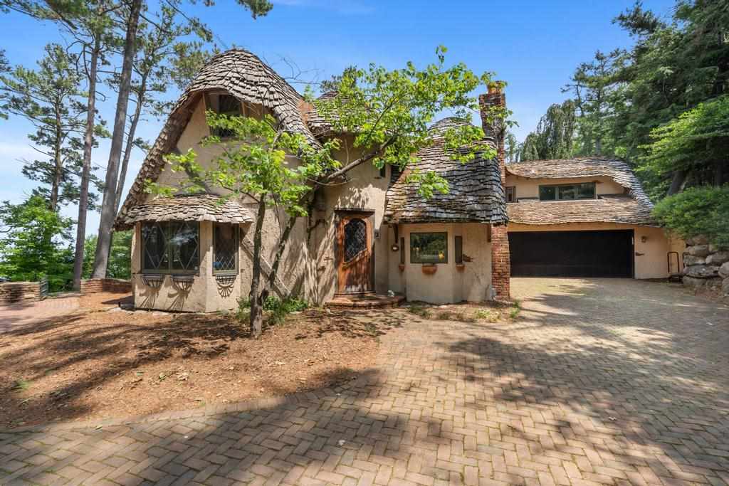 13987 Division Street Charlevoix MI 49720