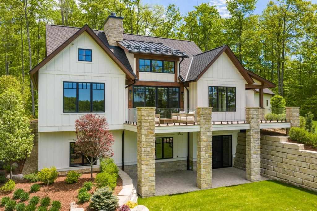 2360 Columbia Point Harbor Springs MI 49740