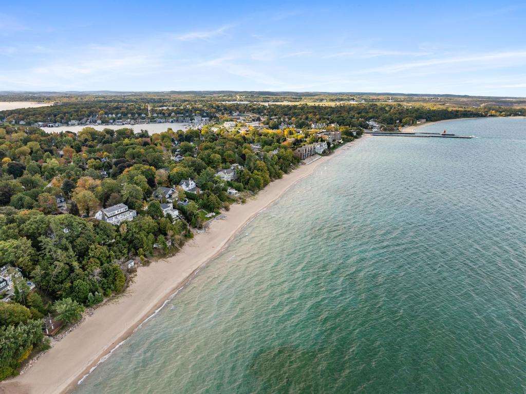 406 Burns Street Charlevoix MI 49720-0000