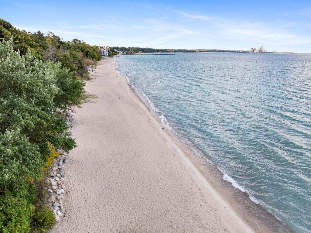 406 Burns Street Charlevoix MI 49720-0000