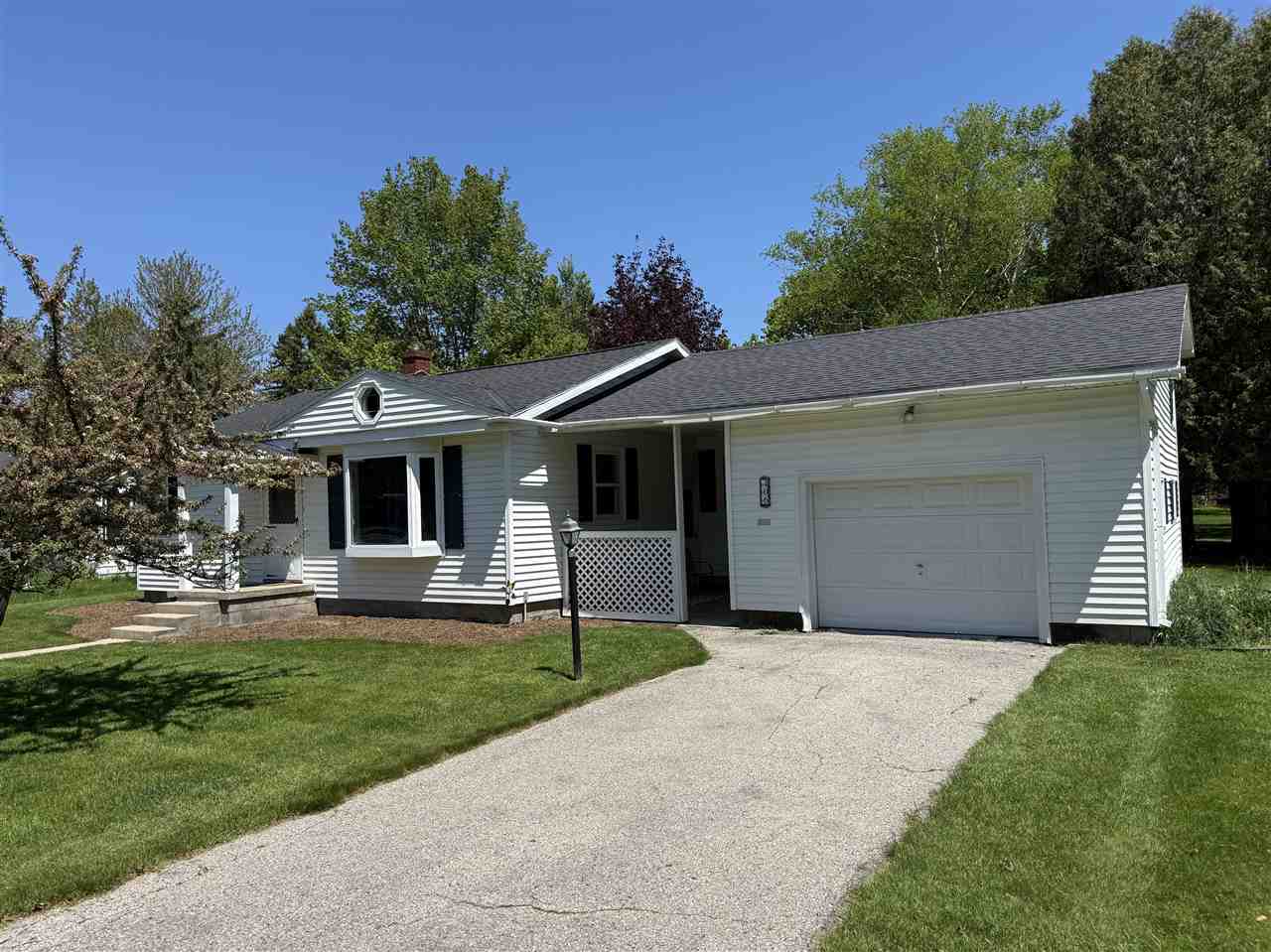 406 Burns Street Charlevoix MI 49720-0000