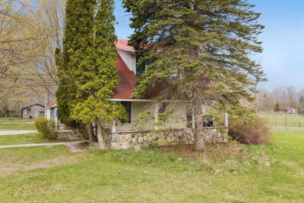 7015 Norwood Street Charlevoix MI 49720