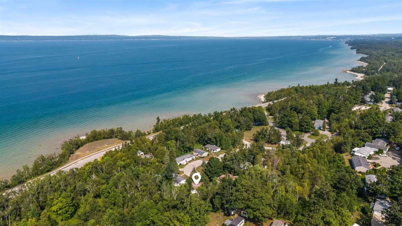 7525 Karlee Court Charlevoix MI 49720
