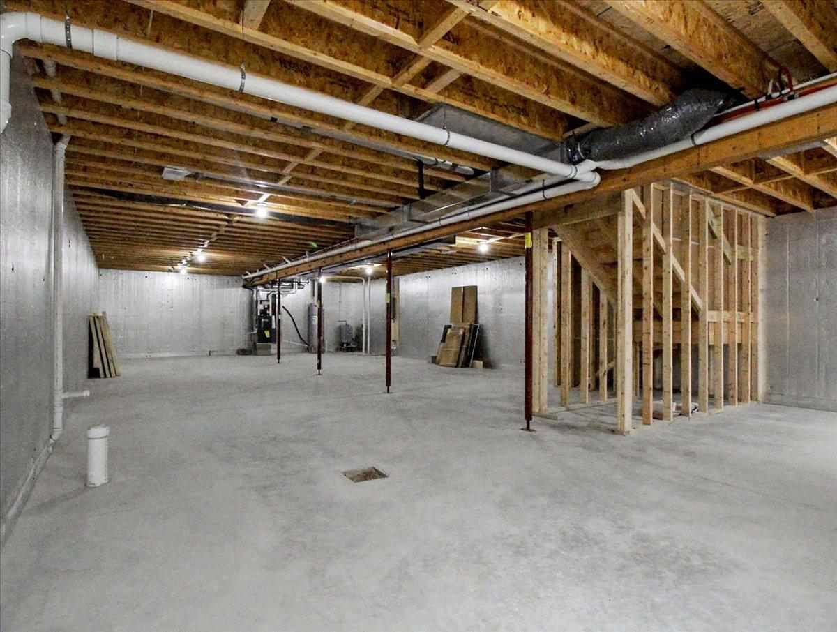 2428 Intertown Petoskey MI 49770