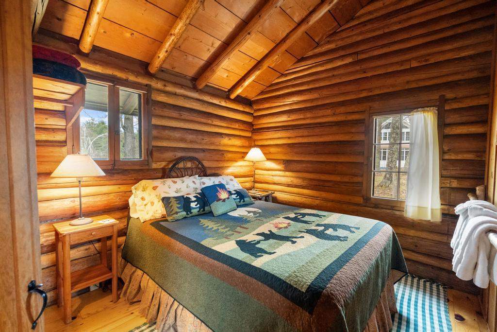7985 S Lake Shore Drive Harbor Springs MI 49740