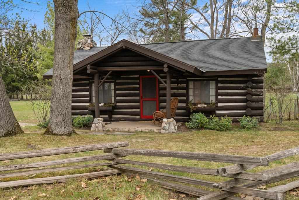 7985 S Lake Shore Drive Harbor Springs MI 49740
