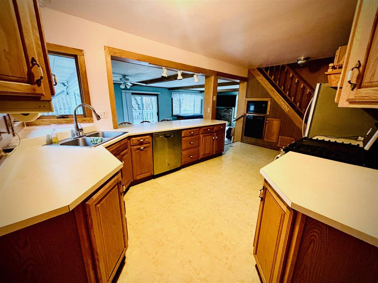 2528 Muckle Road Central Lake MI 49622