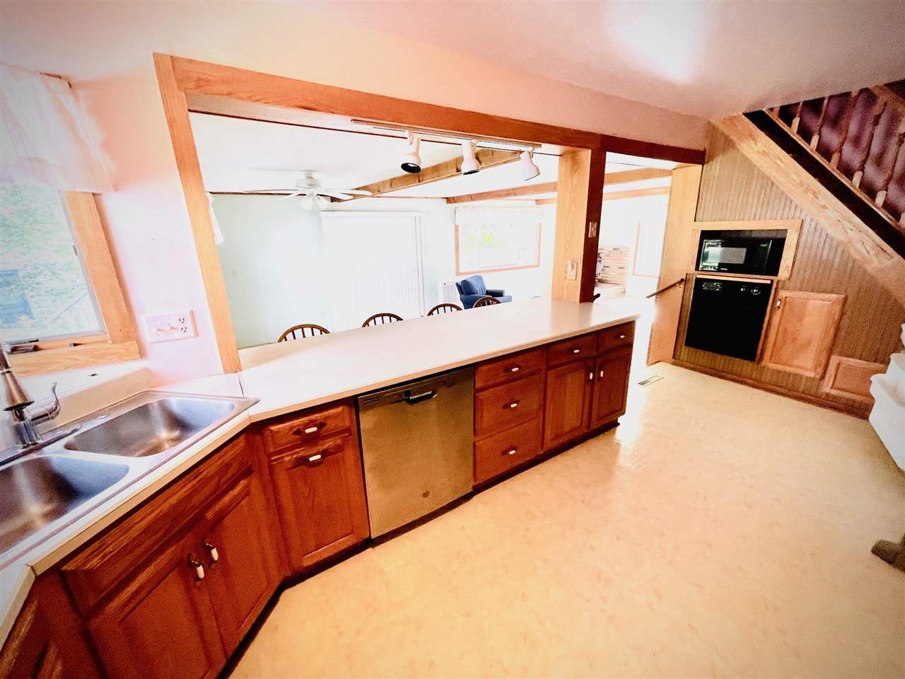 2528 Muckle Road Central Lake MI 49622