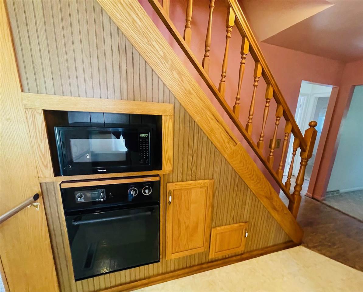 2528 Muckle Road Central Lake MI 49622
