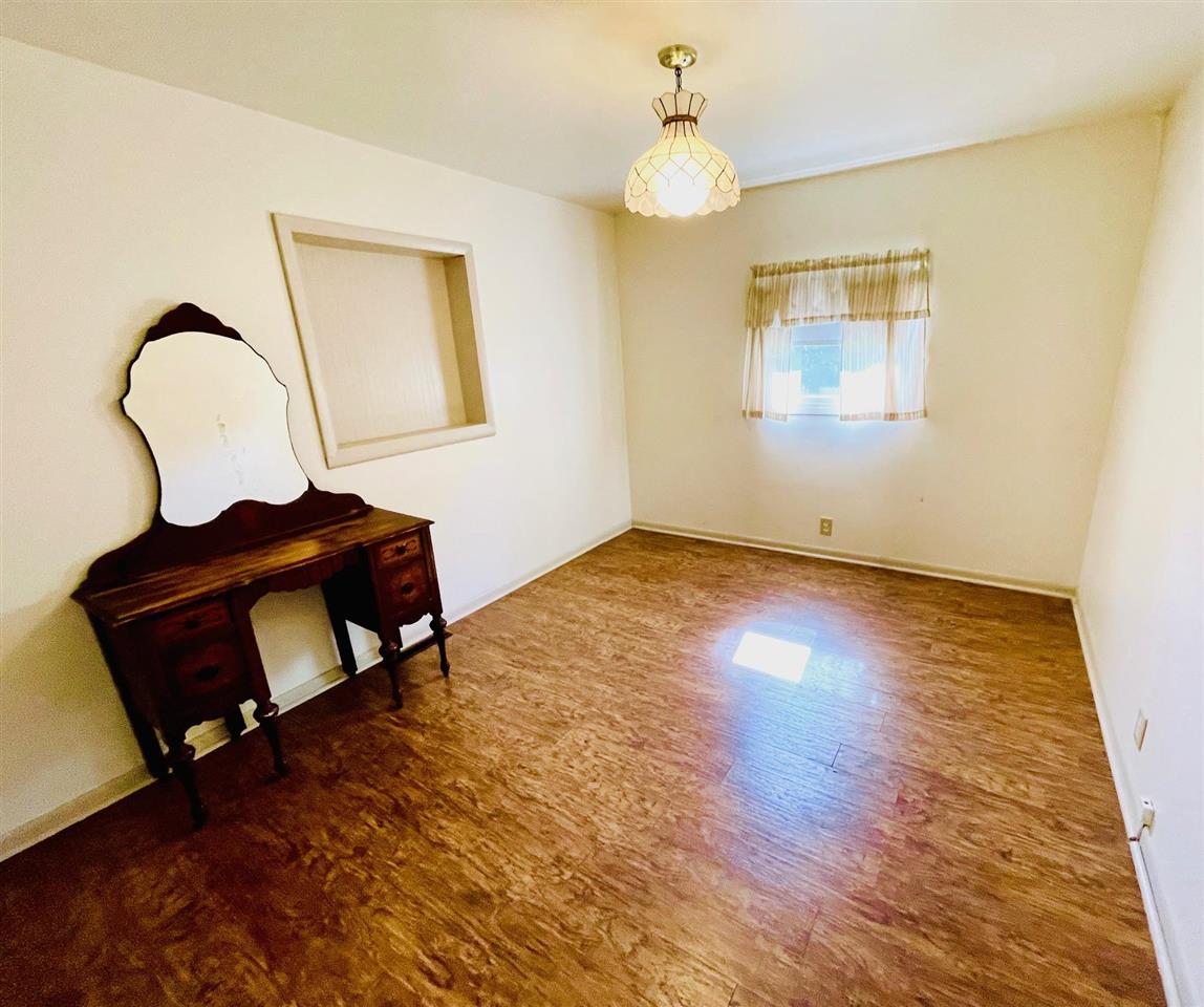 2528 Muckle Road Central Lake MI 49622