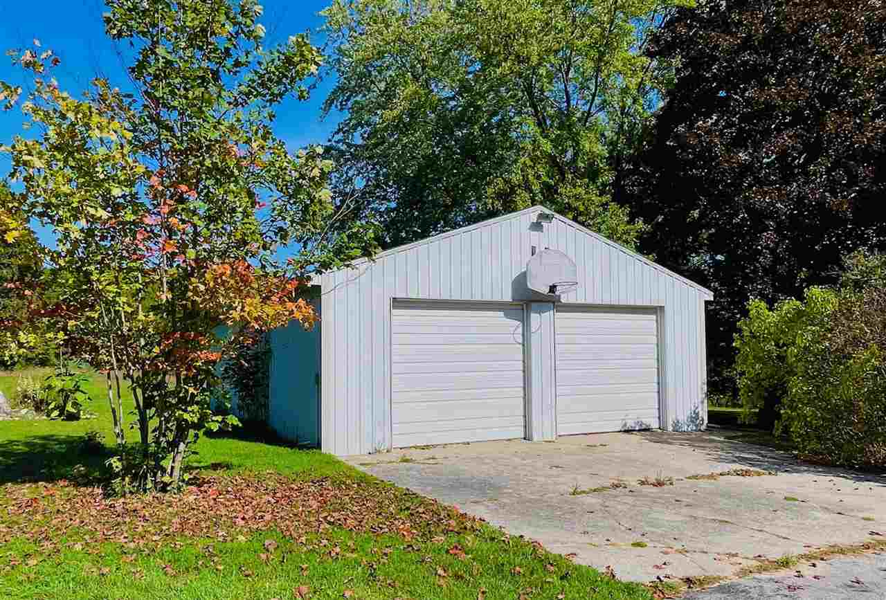 2528 Muckle Road Central Lake MI 49622