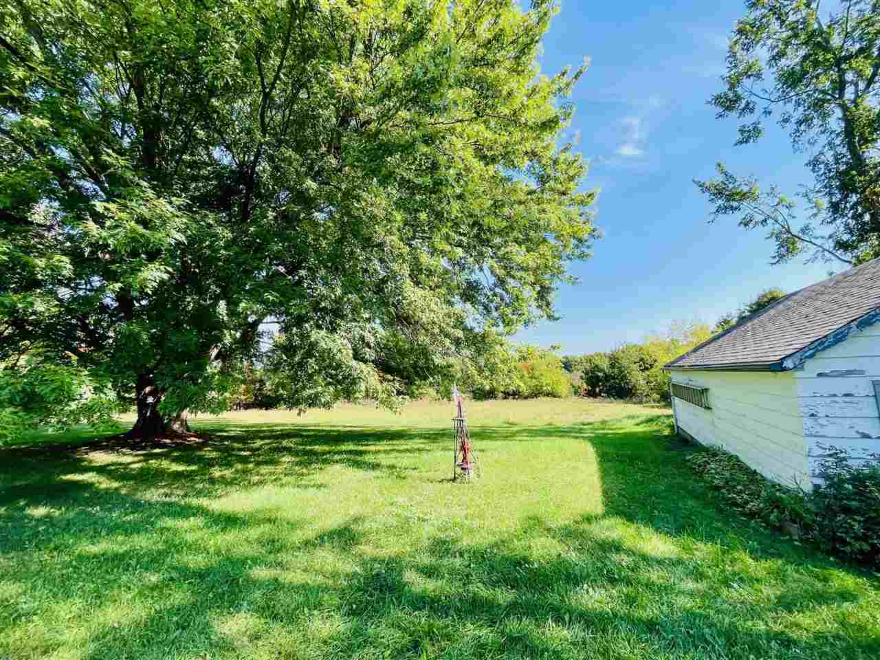 2528 Muckle Road Central Lake MI 49622