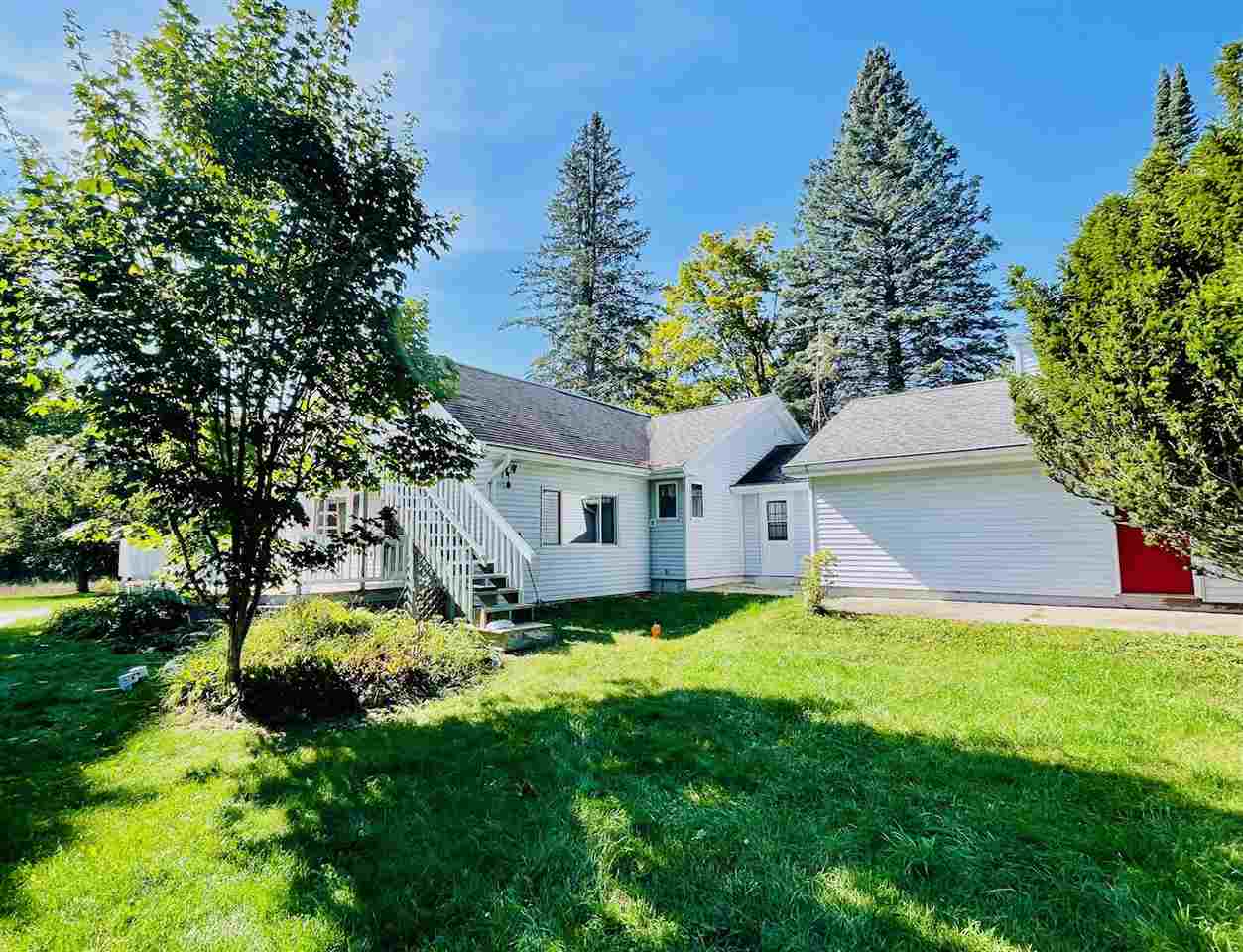 2528 Muckle Road Central Lake MI 49622
