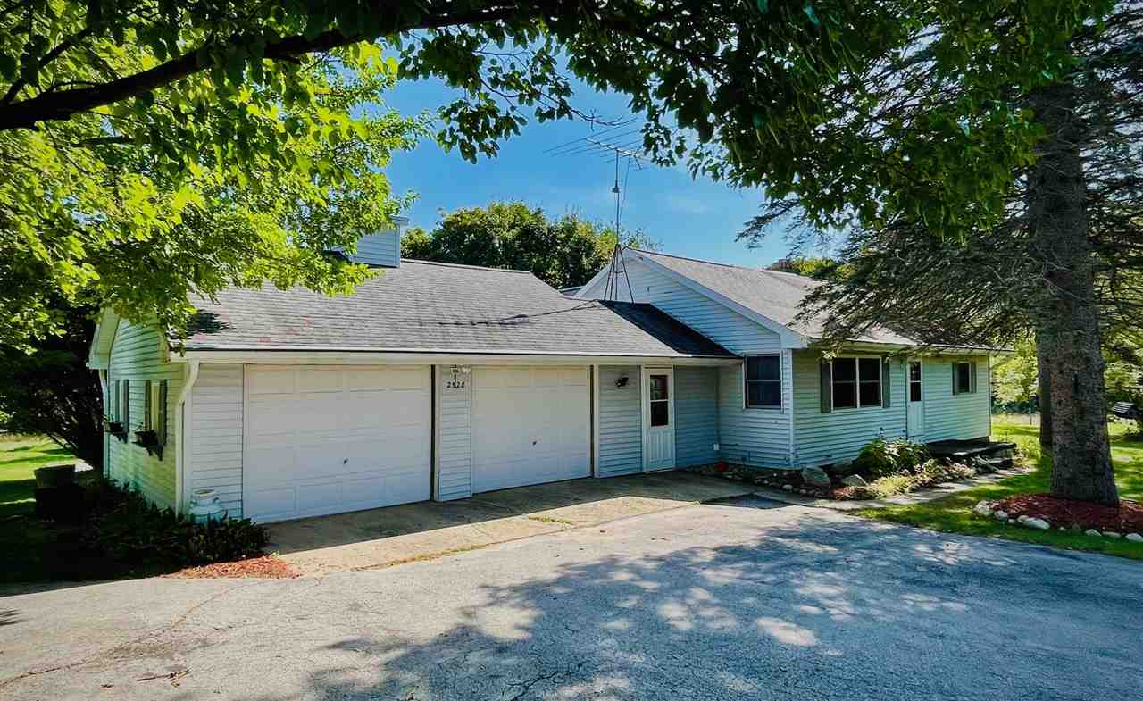 2528 Muckle Road Central Lake MI 49622