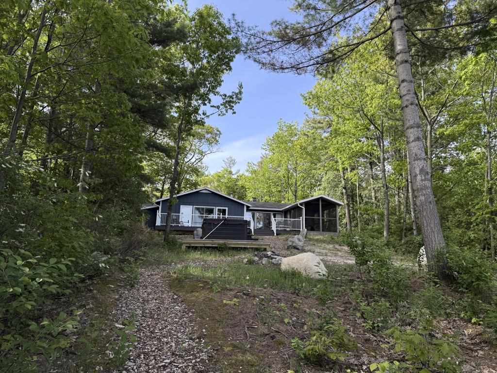26205 Pine Street Beaver Island MI 40782
