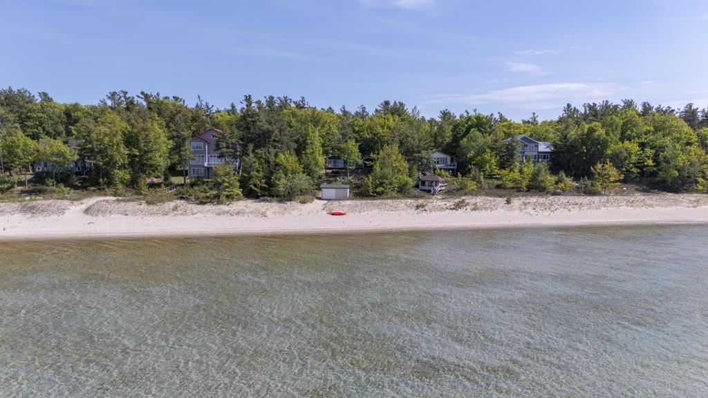 26205 Pine Street Beaver Island MI 40782