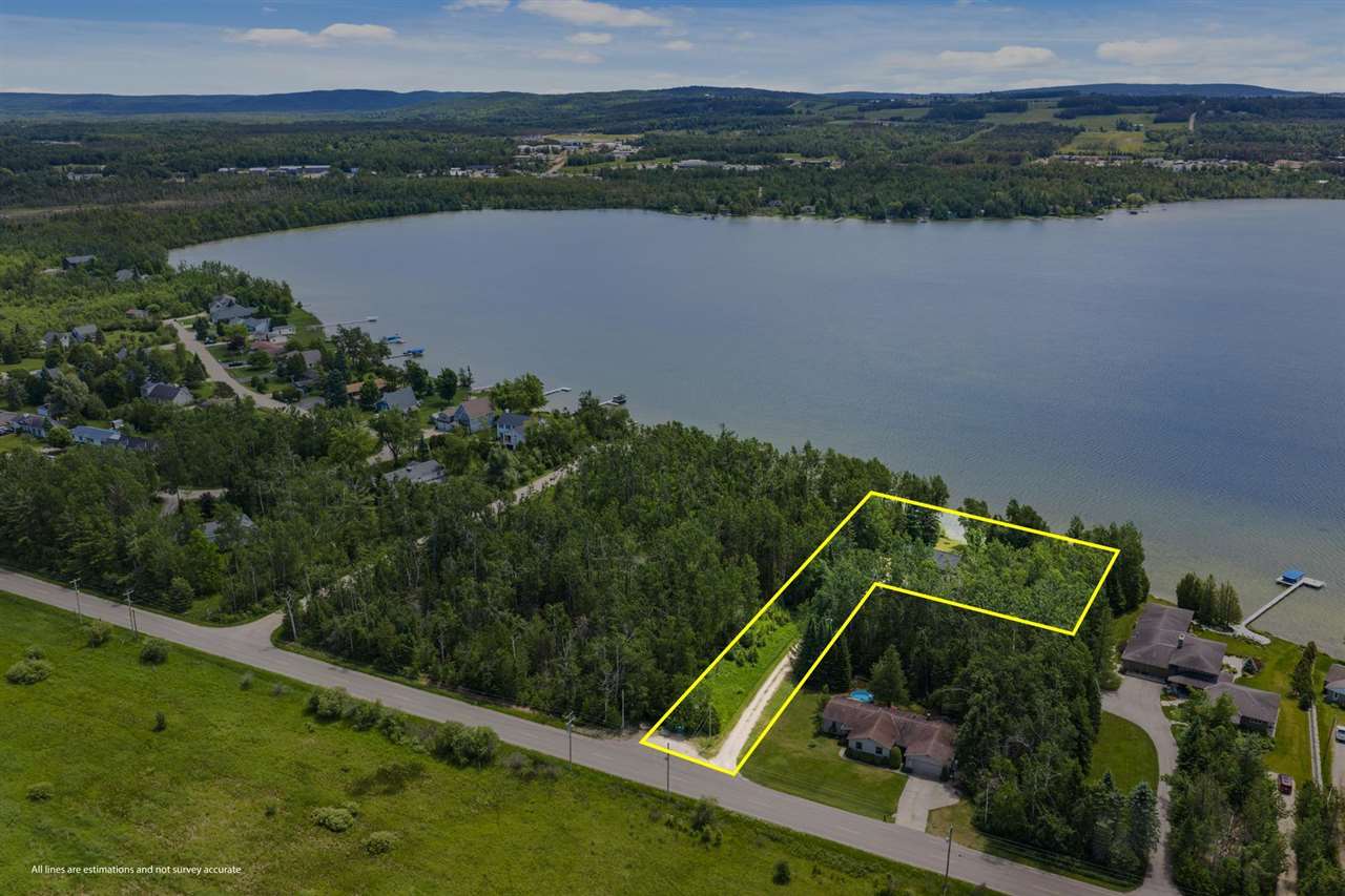 3918 Powell Road Harbor Springs MI 49740
