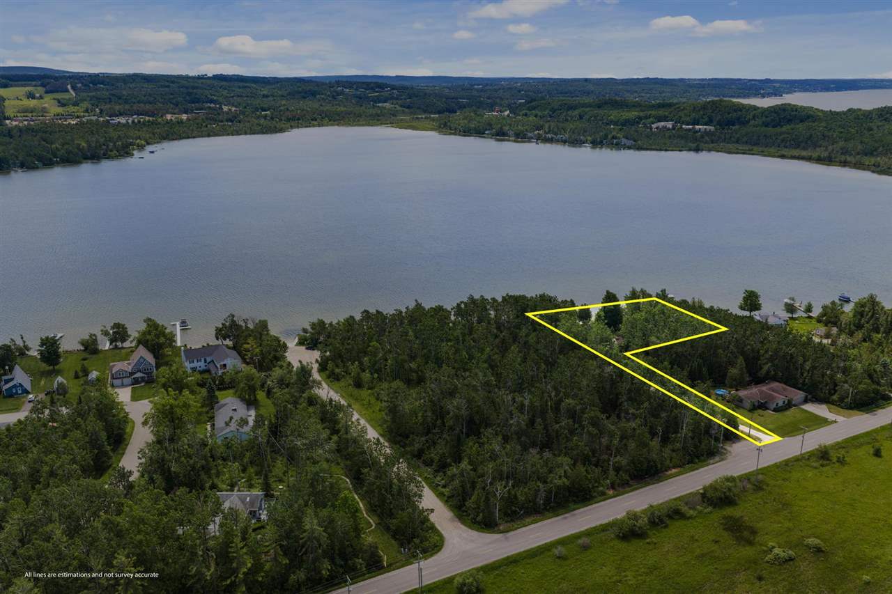 3918 Powell Road Harbor Springs MI 49740