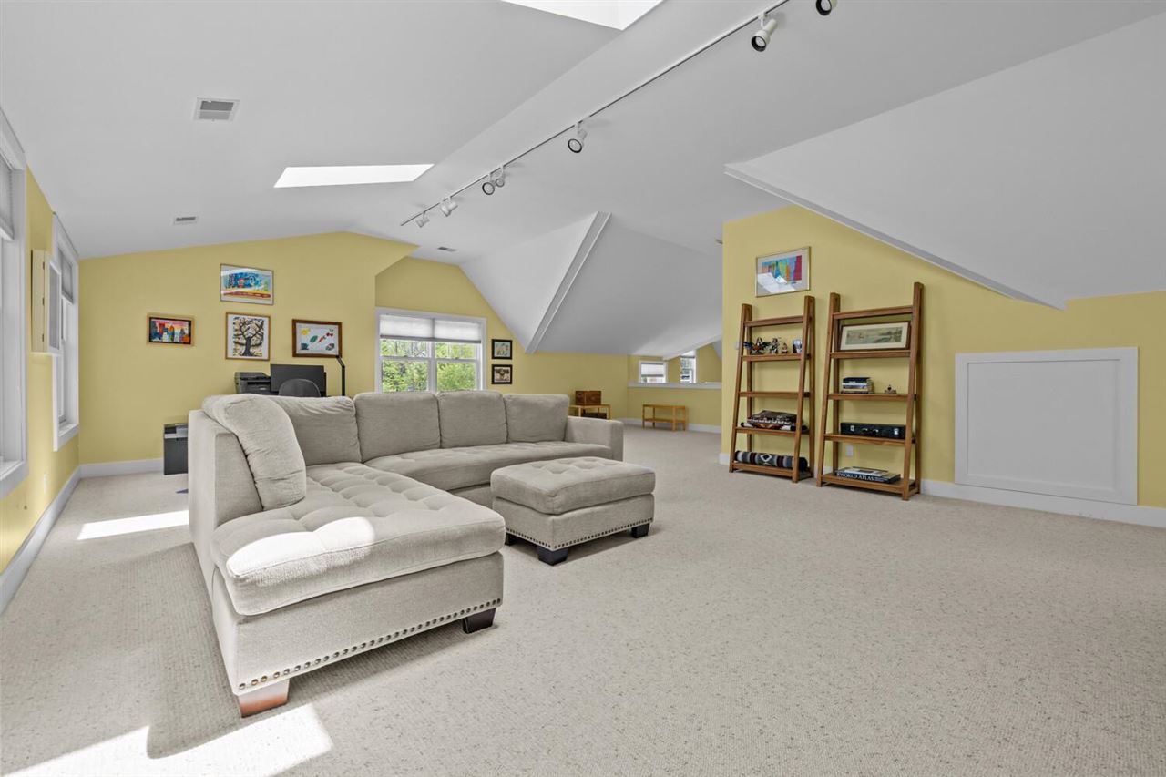 1041 Greentree Road Bloomfield Hills MI 48304-2535