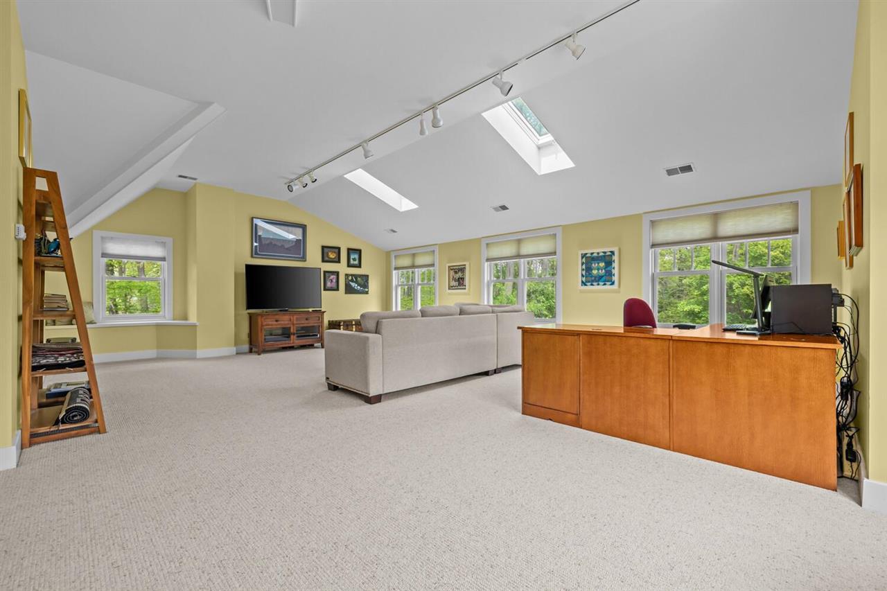 1041 Greentree Road Bloomfield Hills MI 48304-2535