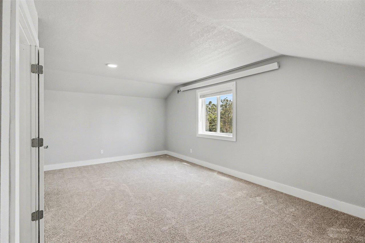 705 Maple Creek Petoskey MI 49770