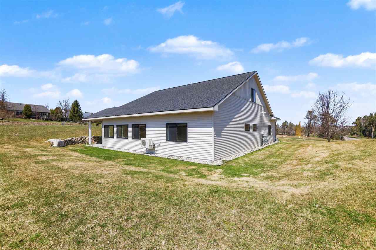 705 Maple Creek Petoskey MI 49770