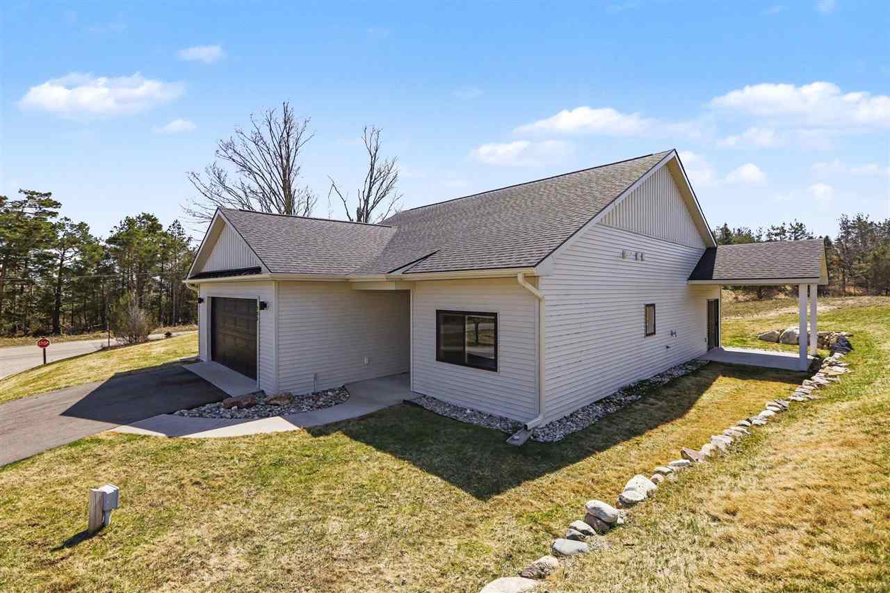 705 Maple Creek Petoskey MI 49770