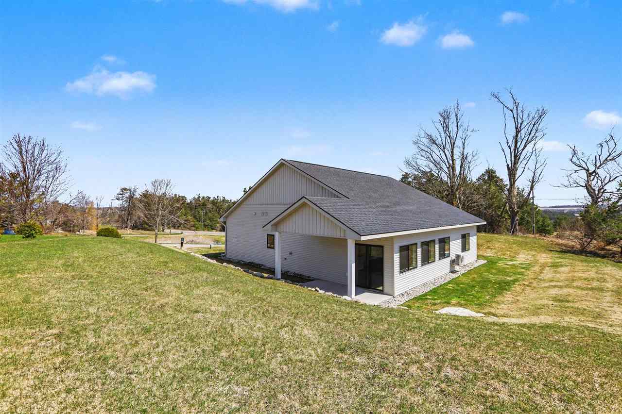 705 Maple Creek Petoskey MI 49770