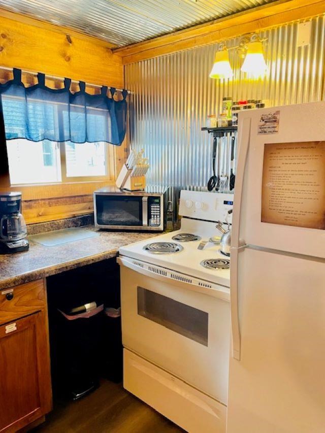 6080 Paradise Trail Carp Lake MI 49718