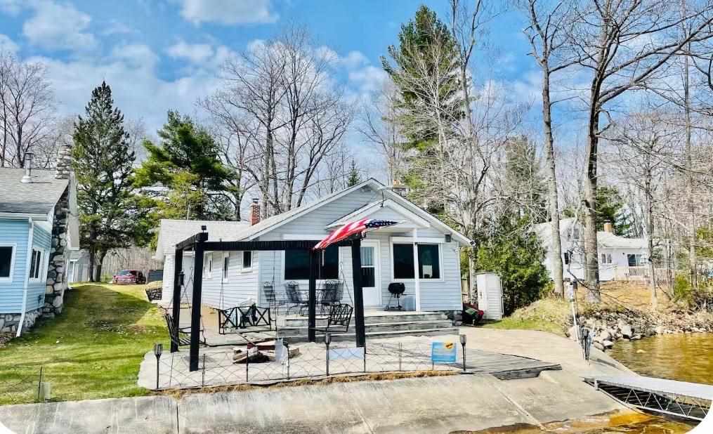 6080 Paradise Trail Carp Lake MI 49718