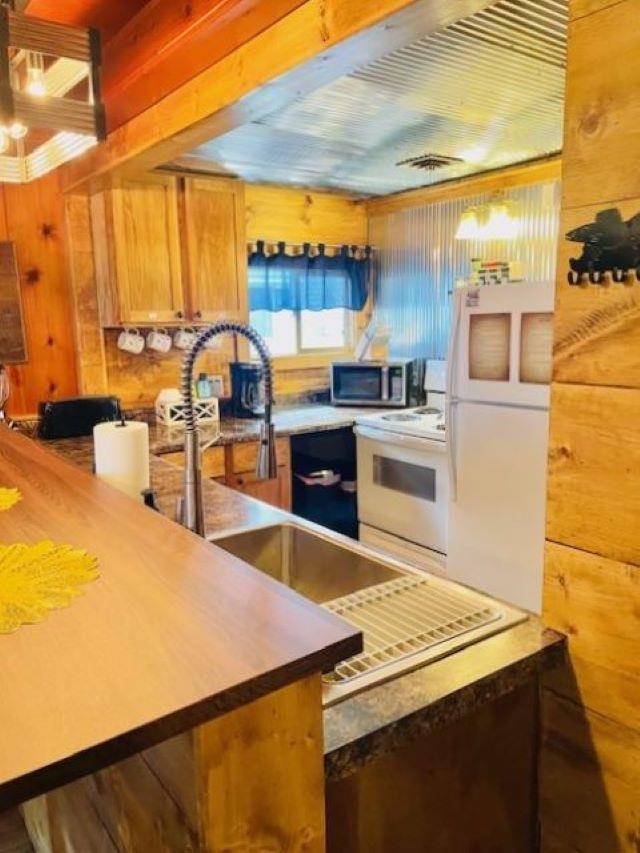 6080 Paradise Trail Carp Lake MI 49718