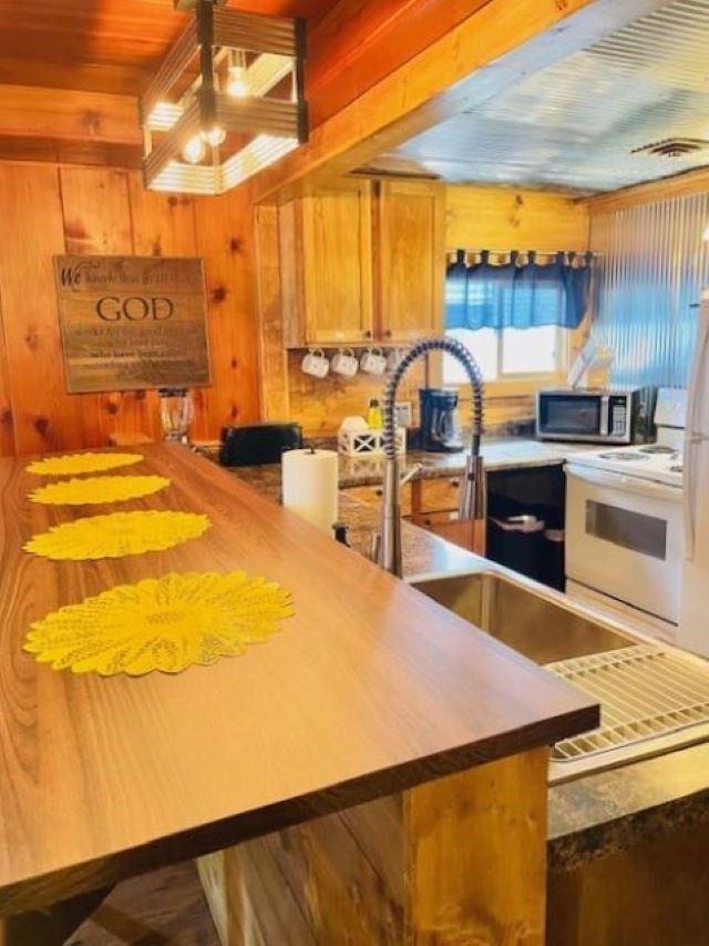 6080 Paradise Trail Carp Lake MI 49718