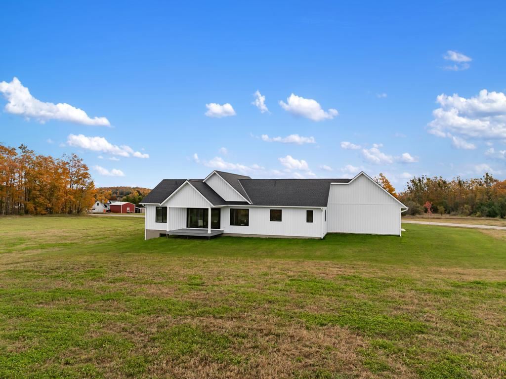 1827 Farmview Petoskey MI 49770