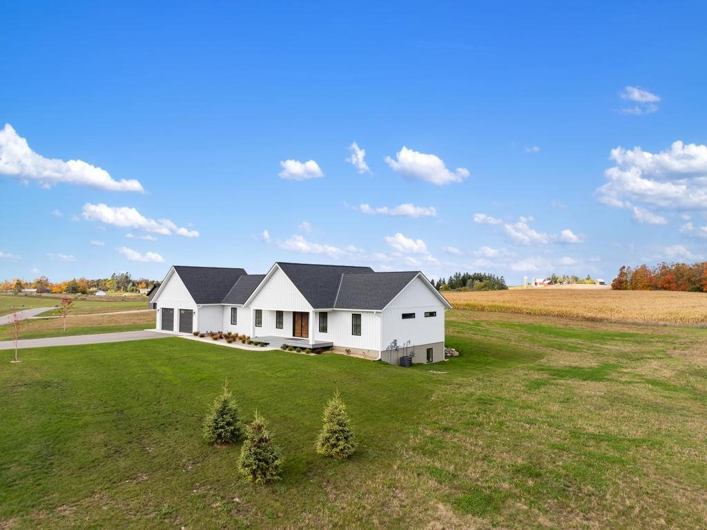 1827 Farmview Petoskey MI 49770