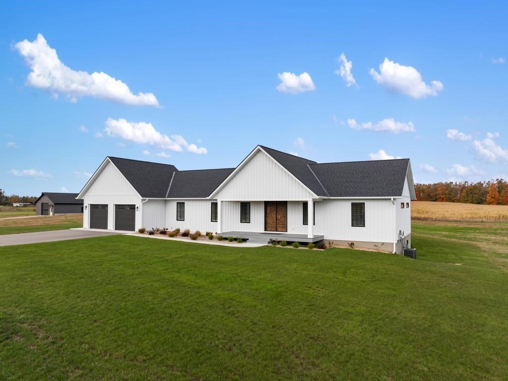 1827 Farmview Petoskey MI 49770