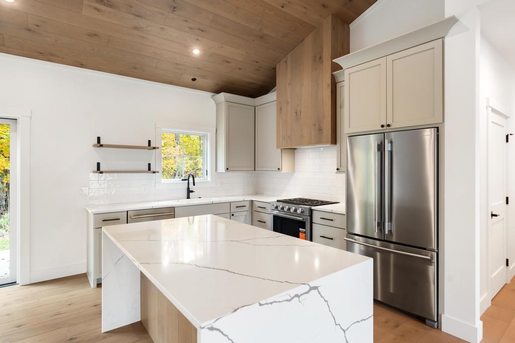 588 Harbor View Lane Petoskey MI 49770