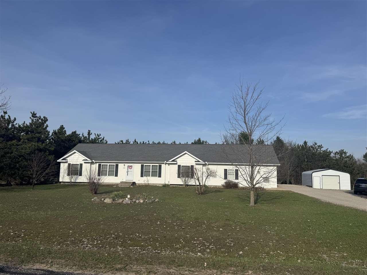 2095 Lakeview Lane Alanson MI 49706