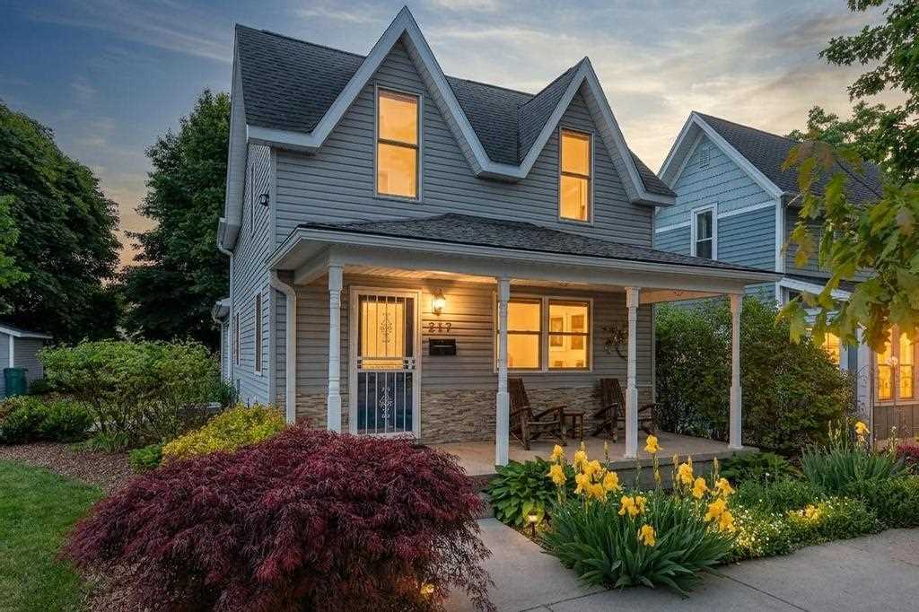 112 W Lincoln Street Charlevoix MI 49670